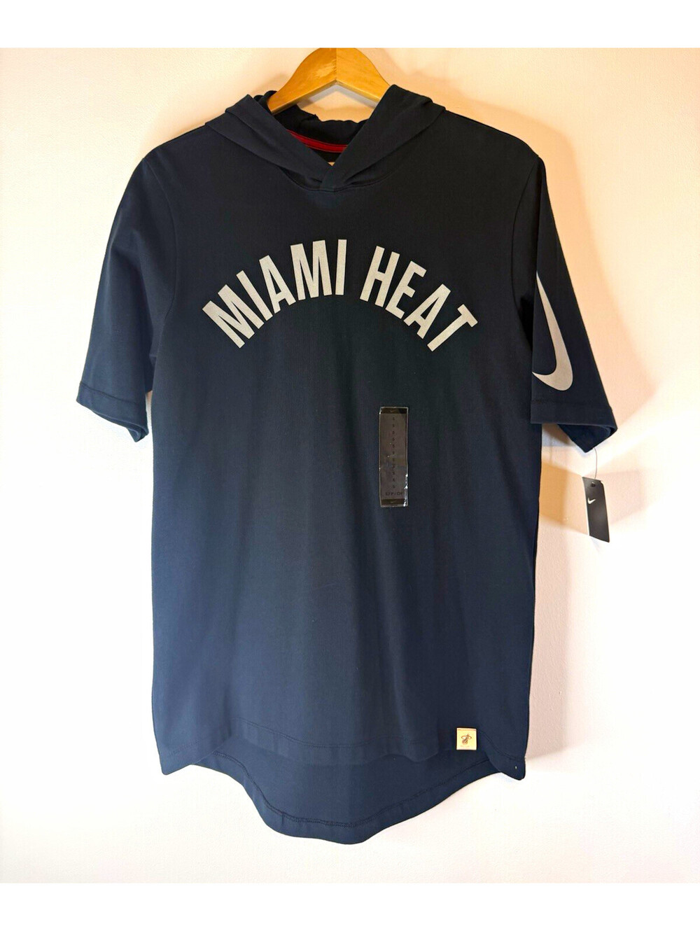Nike Miami Heat NBA Basketball Men's Black Hooded T-Shirt Size S